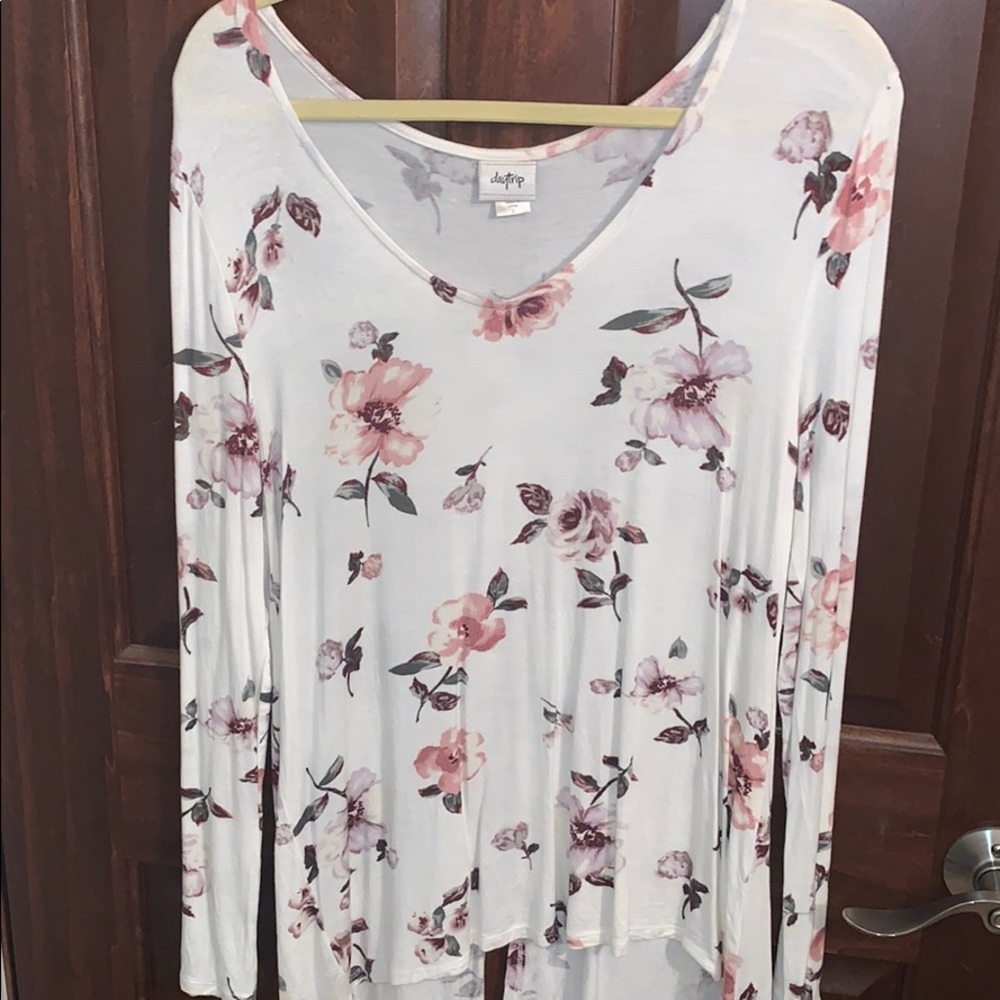 Buckle long sleeve blouse